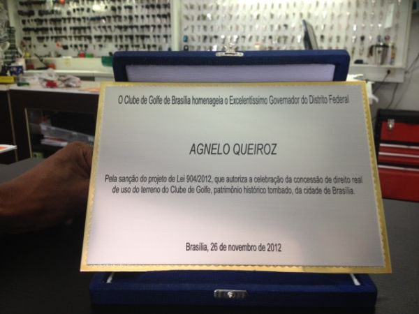 PLACAS DE HOMENAGEM